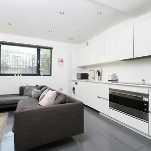 https://pristine-rooms-in-central-london.brighton-hotels-england.com