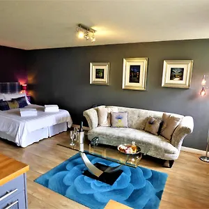 grassmarket-studio.edinburghhotelsuk.org/