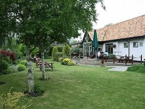 Kro Golden Ball Hotel Elsworth